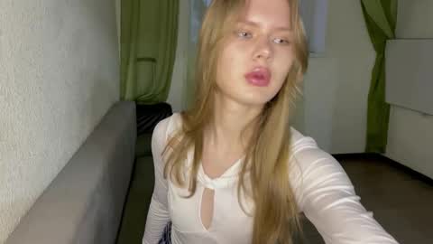 Lola online show from November 2025 04:55:01 AM