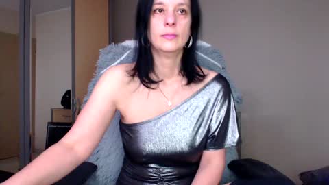 Snapshot of sweetlonglips_ chatting on January 2025 09:04:02 AM JenJenny online show from January 2025 09:04:02 AM