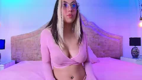 Snapshot of sweetlyundone chatting on June 2026 07:18:01 PM sweetlyundone online show from June 2026 07:18:01 PM