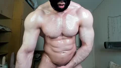 Snapshot of sweetmuscles_boy chatting on May 2026 04:09:02 AM Lorenzo online show from May 2026 04:09:02 AM