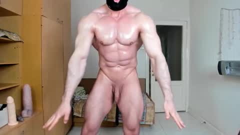 Snapshot of sweetmuscles_boy chatting on May 2026 03:56:01 AM Lorenzo online show from May 2026 03:56:01 AM
