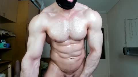 Snapshot of sweetmuscles_boy chatting on May 2026 05:45:02 AM Lorenzo online show from May 2026 05:45:02 AM