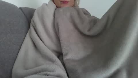 Snapshot of sweetmysteryofthenight chatting on November 2025 12:04:01 PM Lil online show from November 2025 12:04:01 PM