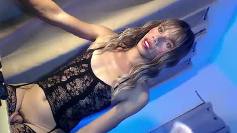 sweetnaughty_mia online show from July 2026 10:19:01 AM