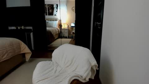 Nicole online show from January 2025 10:06:02 AM