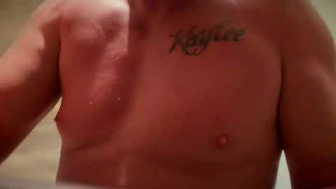 Snapshot of sweetnsexy95 chatting on December 2025 03:15:01 AM WeAim2PZzz online show from December 2025 03:15:01 AM