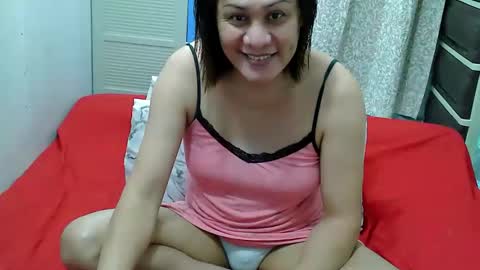 Snapshot of sweetpearlts4u chatting on February 2026 07:07:02 AM sam online show from February 2026 07:07:02 AM