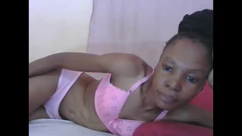 ESTHER online show from January 2026 02:44:01 PM