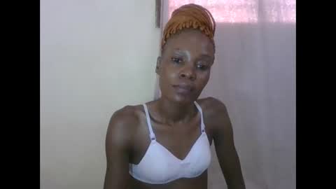 ESTHER online show from February 2026 07:02:02 AM