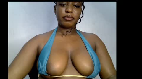 Snapshot of sweetpetitgirl chatting on April 2026 09:39:33 PM LILY BRANDY online show from April 2026 09:39:33 PM