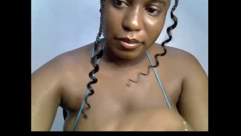 Snapshot of sweetpetitgirl chatting on April 2026 06:10:01 PM LILY BRANDY online show from April 2026 06:10:01 PM
