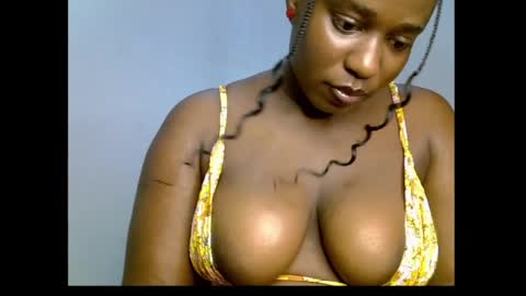 Snapshot of sweetpetitgirl chatting on April 2026 10:45:01 PM LILY BRANDY online show from April 2026 10:45:01 PM