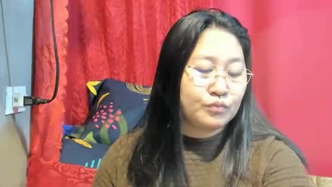 Snapshot of sweetpilipina88 chatting on May 2026 10:34:02 AM MIA online show from May 2026 10:34:02 AM