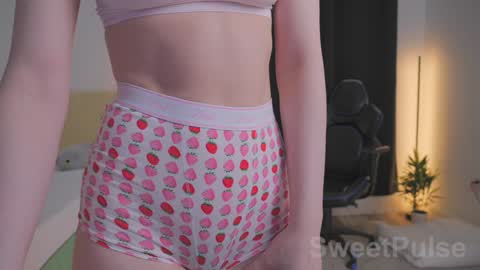 Snapshot of sweetpulse_ chatting on October 2025 08:33:01 PM Rose online show from October 2025 08:33:01 PM