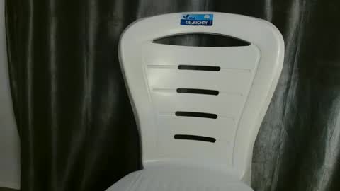 Snapshot of sweetpussy135 chatting on November 2025 04:37:02 AM slim ivy online show from November 2025 04:37:02 AM