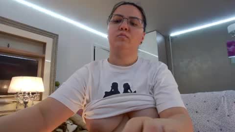 SweetRaisa online show from July 2026 10:23:01 PM