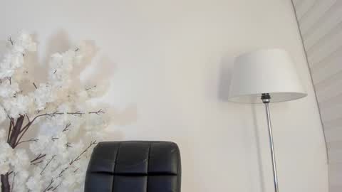  Alice Woolridge  online show from February 2025 02:31:01 AM