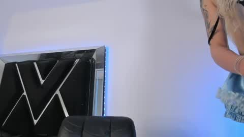 Snapshot of sweetsalice__ chatting on April 2026 02:40:02 AM Alice Woolridge online show from April 2026 02:40:02 AM