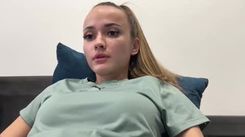 sweetsatalana online show from April 2026 03:20:02 PM