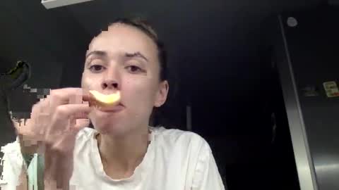 sweetsatalana online show from May 2026 11:23:01 PM