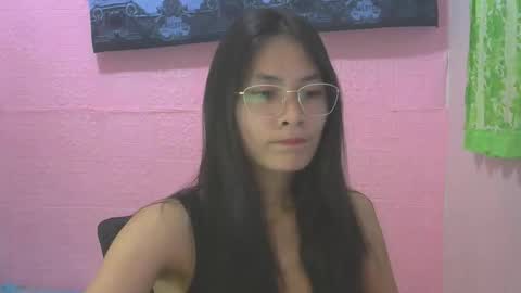 Snapshot of sweetsexygirl20 chatting on October 2025 02:48:02 AM Mia online show from October 2025 02:48:02 AM