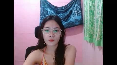 Mia online show from May 2026 12:24:02 PM