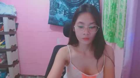 Mia online show from May 2026 03:06:01 PM