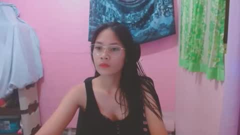 Mia online show from May 2026 12:12:02 PM