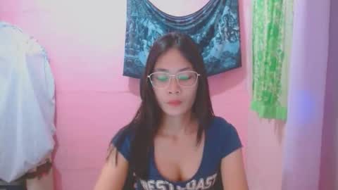 Mia online show from May 2026 12:45:02 PM