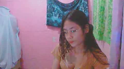 Mia online show from May 2026 01:18:02 PM