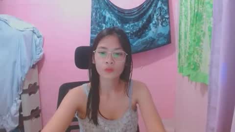 Mia online show from May 2026 12:44:02 PM
