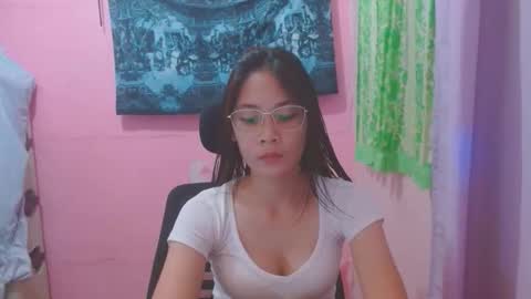 Mia online show from May 2026 04:09:02 AM