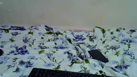 sweetsinme online show from November 2025 07:04:02 PM