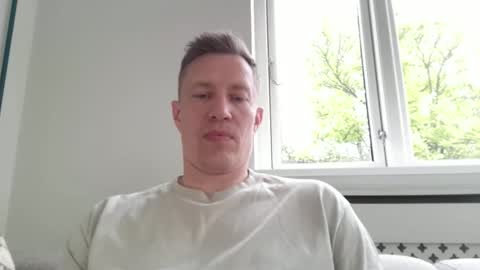sweetsinner83 online show from May 2026 06:37:01 PM