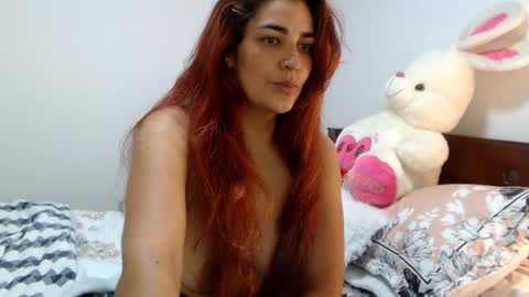 Snapshot of sweetsmile28 chatting on March 2025 02:36:01 AM Dianis online show from March 2025 02:36:01 AM