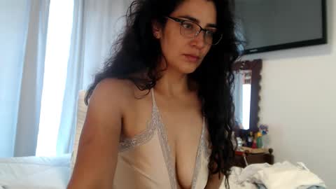 Dianis online show from December 2025 05:19:02 PM