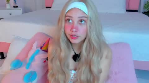 sweett_fire online show from April 2026 05:52:01 PM