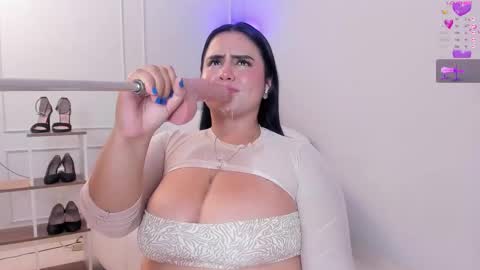 Snapshot of sweett_katty_ chatting on September 2025 08:30:01 PM 1430 - 22-00 online show from September 2025 08:30:01 PM