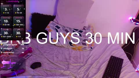 Snapshot of sweett_minionn chatting on April 2026 06:10:01 PM IG valeen mo Vale My schedule Monday to Friday900 am - 300 pm online show from April 2026 06:10:01 PM