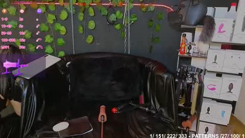 Snapshot of sweett_mollyy chatting on September 2025 09:16:02 PM Molly - INDEPENDENT MODEL online show from September 2025 09:16:02 PM