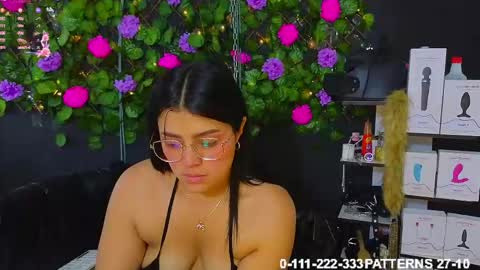 Snapshot of sweett_mollyy chatting on April 2026 04:45:02 PM Molly - INDEPENDENT MODEL online show from April 2026 04:45:02 PM