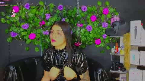 Snapshot of sweett_mollyy chatting on May 2026 07:57:02 AM Molly - INDEPENDENT MODEL online show from May 2026 07:57:02 AM