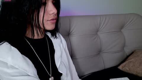 Snapshot of sweett_petite chatting on February 2025 08:20:02 PM online show from February 2025 08:20:02 PM