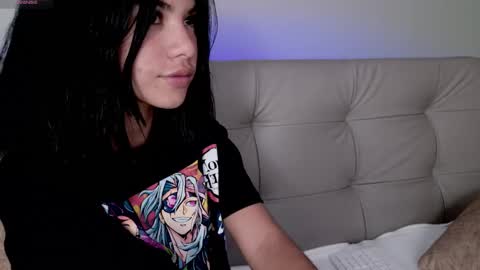 Snapshot of sweett_petite chatting on February 2025 04:24:01 PM online show from February 2025 04:24:01 PM