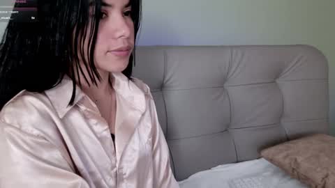 Snapshot of sweett_petite chatting on February 2025 04:34:02 PM online show from February 2025 04:34:02 PM
