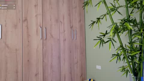 Snapshot of sweett_petite chatting on February 2025 04:26:01 PM online show from February 2025 04:26:01 PM