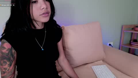Snapshot of sweett_petite chatting on February 2025 05:26:01 PM online show from February 2025 05:26:01 PM