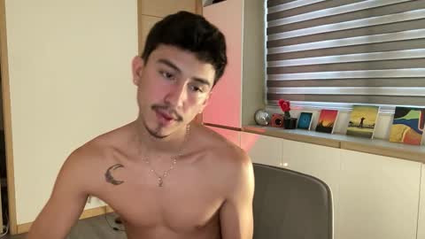 Andy  online show from December 2025 09:19:02 PM