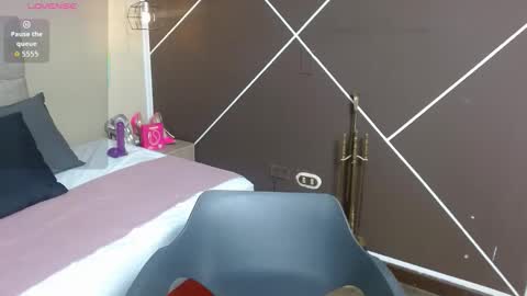 Snapshot of sweettscarlet chatting on October 2025 11:52:01 AM Scarlet online show from October 2025 11:52:01 AM