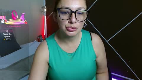 Snapshot of sweettscarlet chatting on October 2025 11:55:02 AM Scarlet online show from October 2025 11:55:02 AM